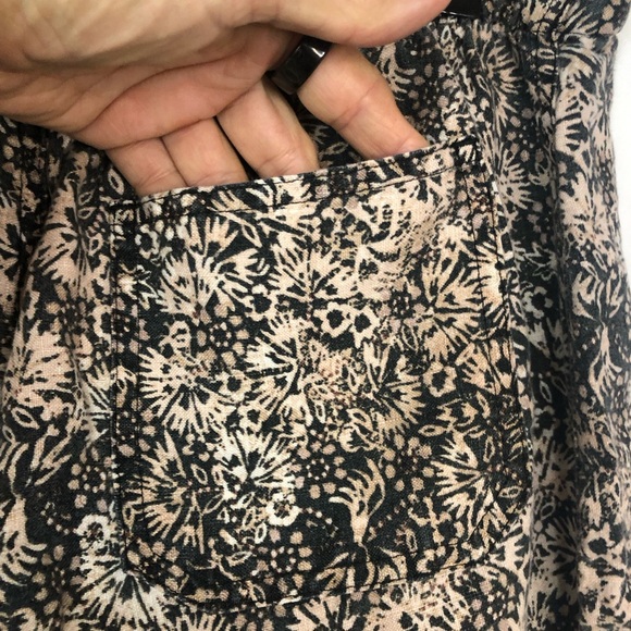 St. John’s Bay Linen Cropped Pant Border Print Patch Pockets - Picture 3 of 7